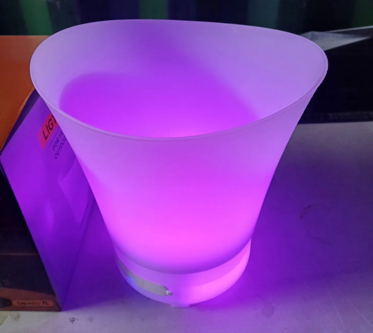 HIELERA Altavoz Bluetooth con Luces LED